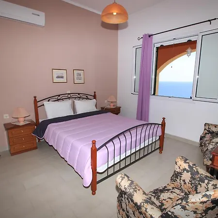 Apartment Takis *